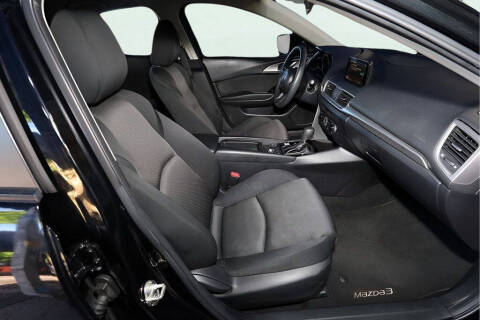 2017 Mazda MAZDA3 Sport