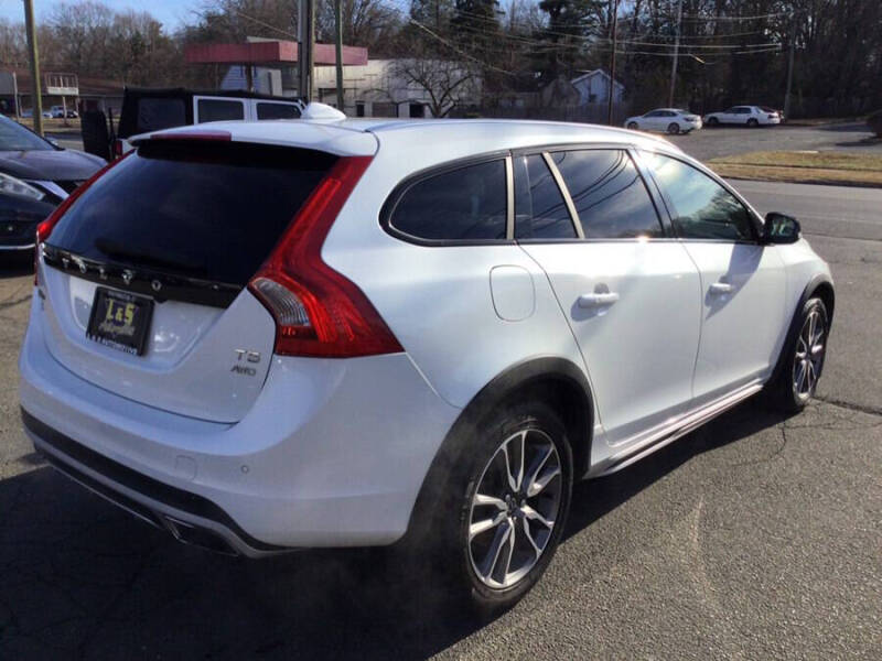 2015 Volvo V60 Cross Country T5