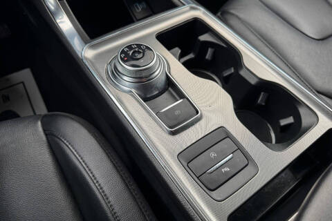 2022 Ford Edge Titanium