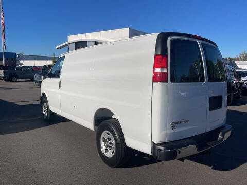 2025 Chevrolet Express 2500