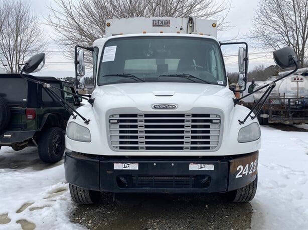 2015 Freightliner M2 106