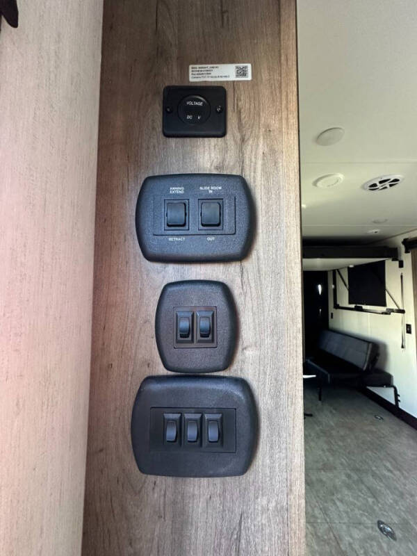 2022 Forest River Vengeance Rogue 26VKS