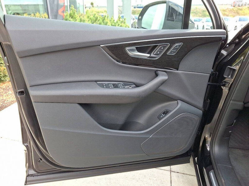 2022 Audi Q7 quattro Premium 55 TFSI