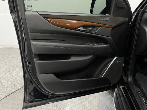 2018 Cadillac Escalade ESV Luxury