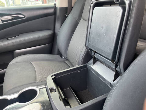 2017 Nissan Pathfinder S