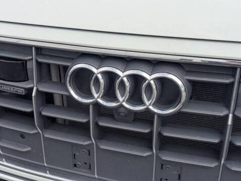 2022 Audi Q8 quattro Premium Plus 55 TFSI