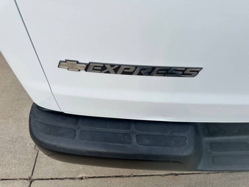 2017 Chevrolet Express LS 2500