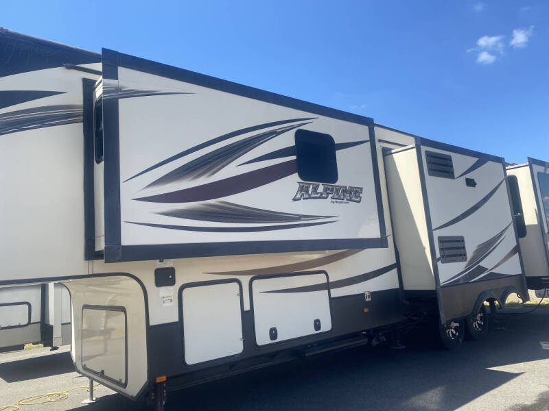 2016 Keystone RV Alpine 3535RE