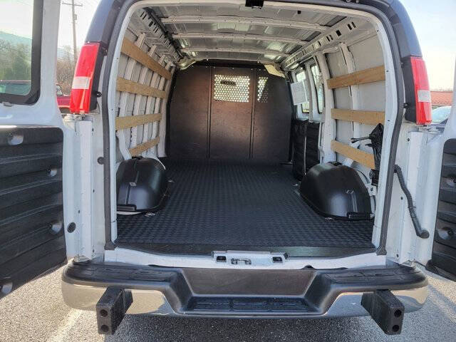 2023 GMC Savana 2500