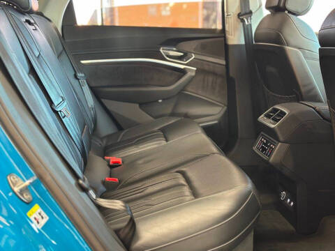 2019 Audi e-tron quattro Prestige