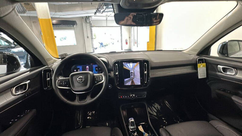 2026 Volvo XC40 B5 Plus