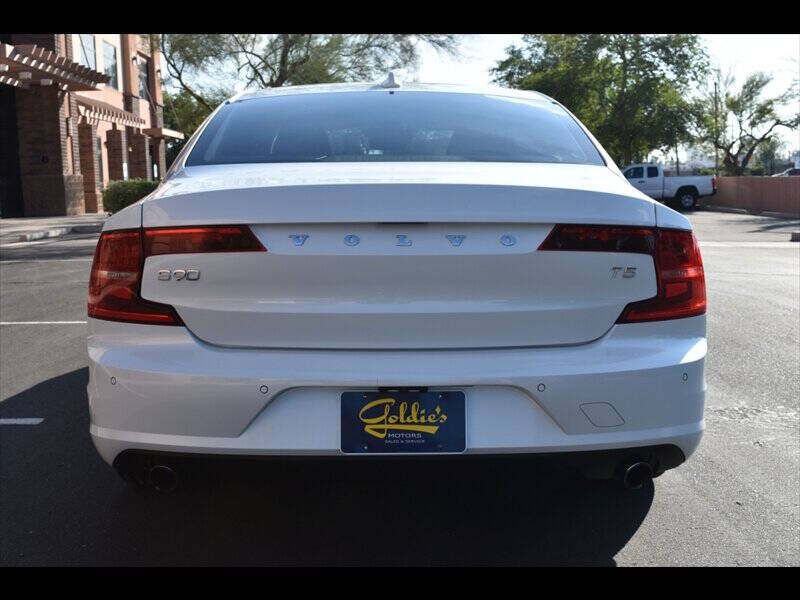 2017 Volvo S90 T5 Momentum