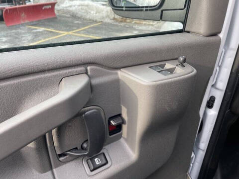 2025 Chevrolet Express 3500