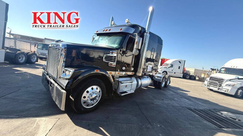 2022 Freightliner Coronado 122 SD