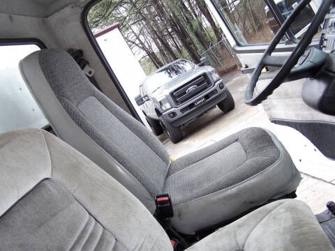 2002 Freightliner FL70