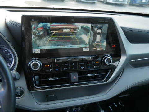 2022 Toyota Highlander Platinum