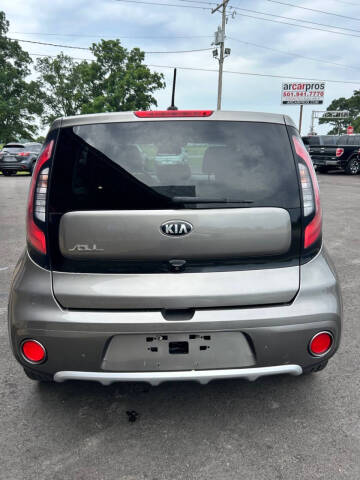 2018 Kia Soul +