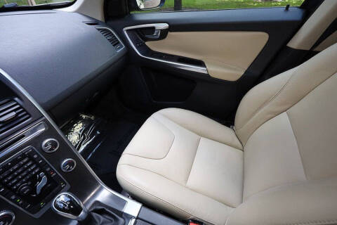 2016 Volvo XC60 T5 Premier