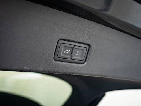 2022 Audi Q4 e-tron quattro Premium 50