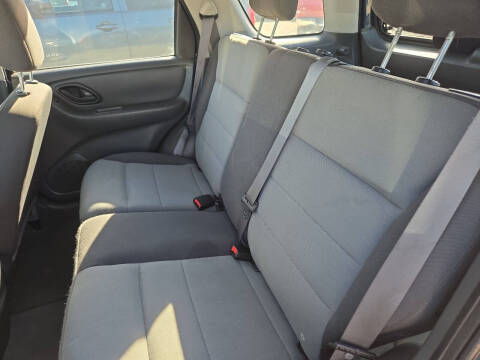 2005 Ford Escape XLS