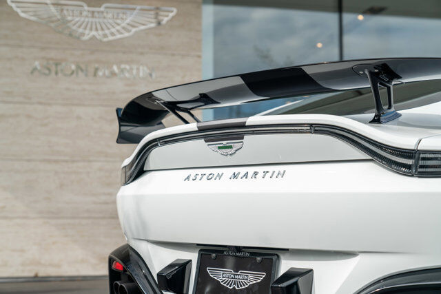 2023 Aston Martin Vantage 9