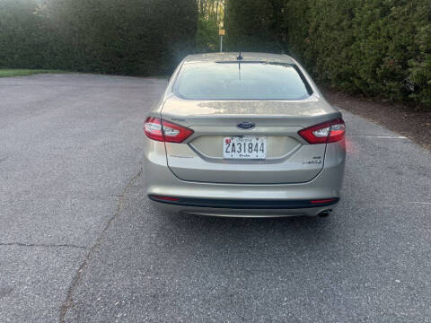 2015 Ford Fusion Hybrid SE