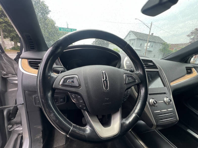 2016 Lincoln MKC Select