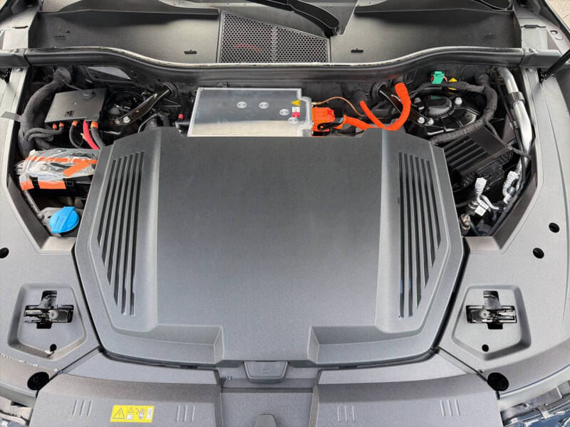 2019 Audi e-tron quattro Premium Plus