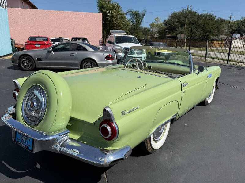 1956 Ford Thunderbird