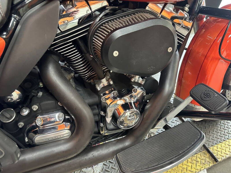 2012 Harley-Davidson® FLHTK - Electra Glide® Ul
