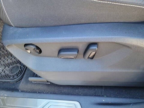 2025 Volkswagen Atlas Cross Sport SE