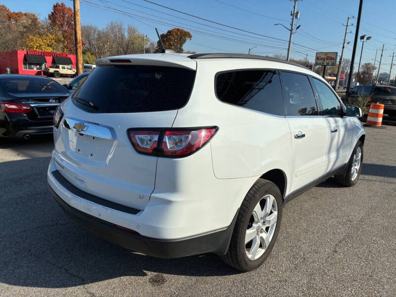 2017 Chevrolet Traverse LT