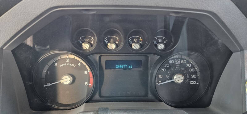 2014 Ford F-550 Shuttle Bus