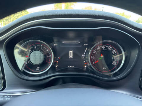 2017 Dodge Challenger SXT Plus