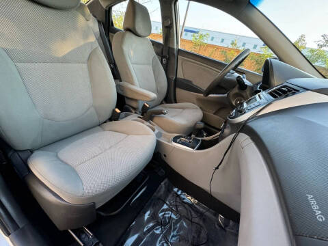 2013 Hyundai Accent GLS