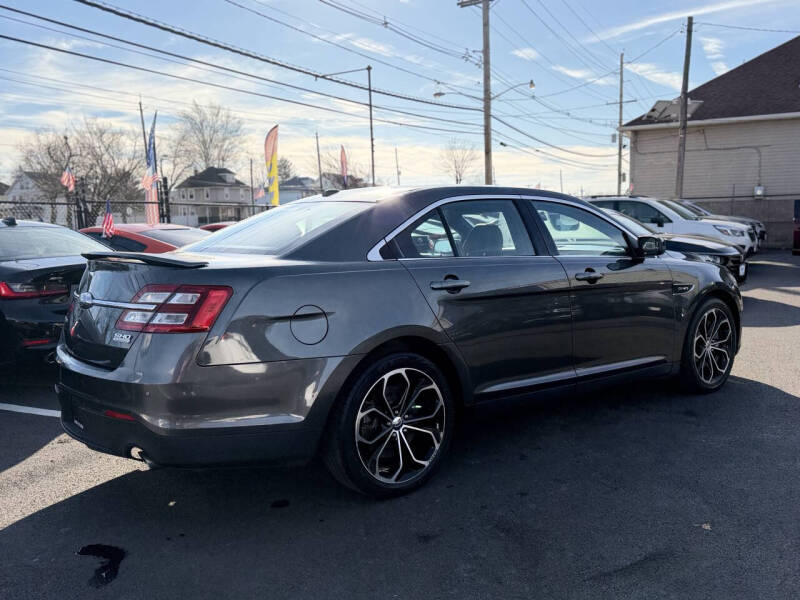 2016 Ford Taurus SHO