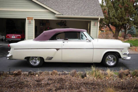 1954 Ford Crestline