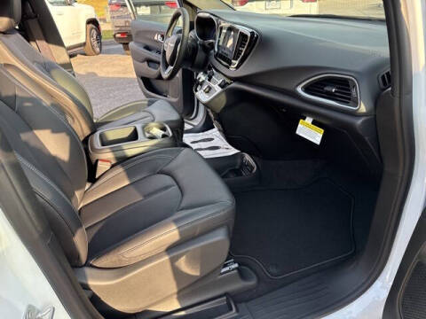 2026 Chrysler Voyager LX