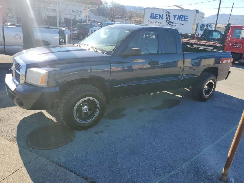 2006 Dodge Dakota for sale at Ellis Auto Sales and Service in Middlesboro KY