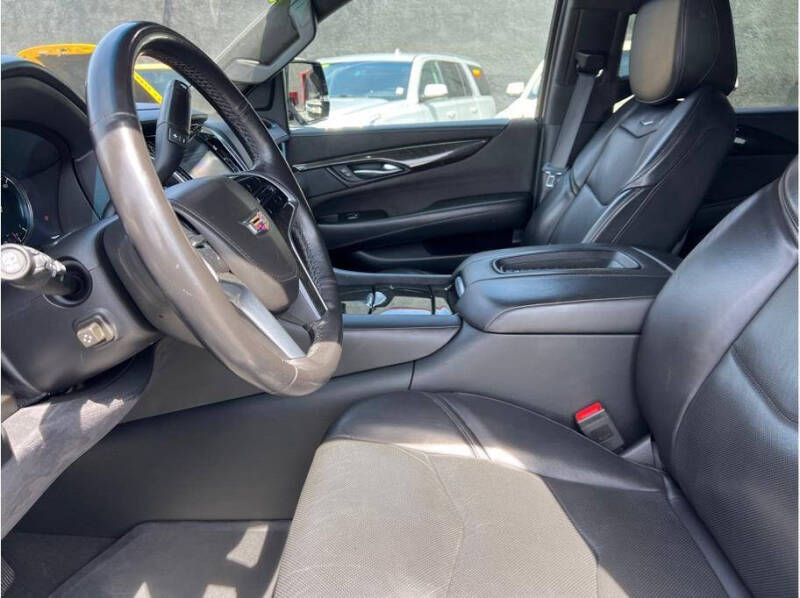 2019 Cadillac Escalade Platinum