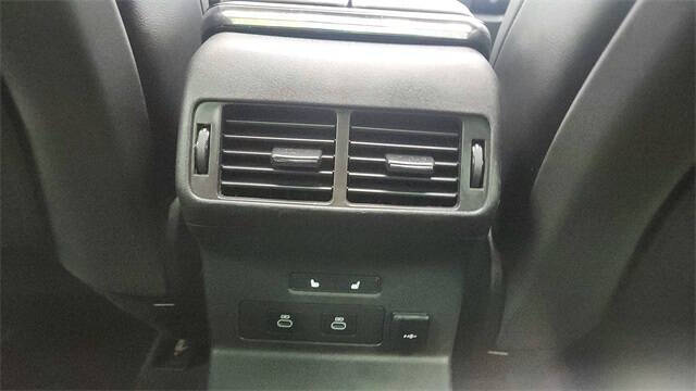 2024 Land Rover Range Rover Velar P250 Dynamic SE