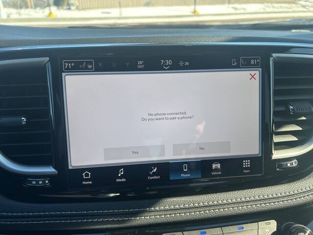2026 Chrysler Pacifica Select