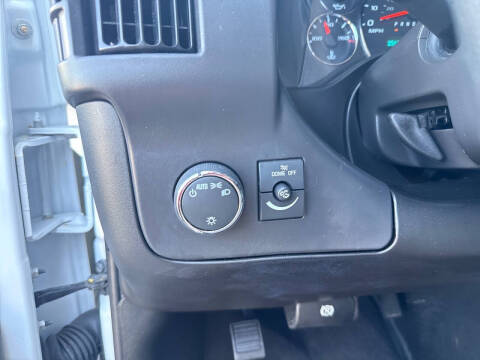 2025 Chevrolet Express LT 3500