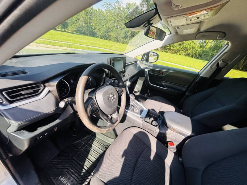 2019 Toyota RAV4 LE