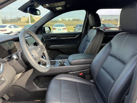 2024 GMC Acadia Elevation