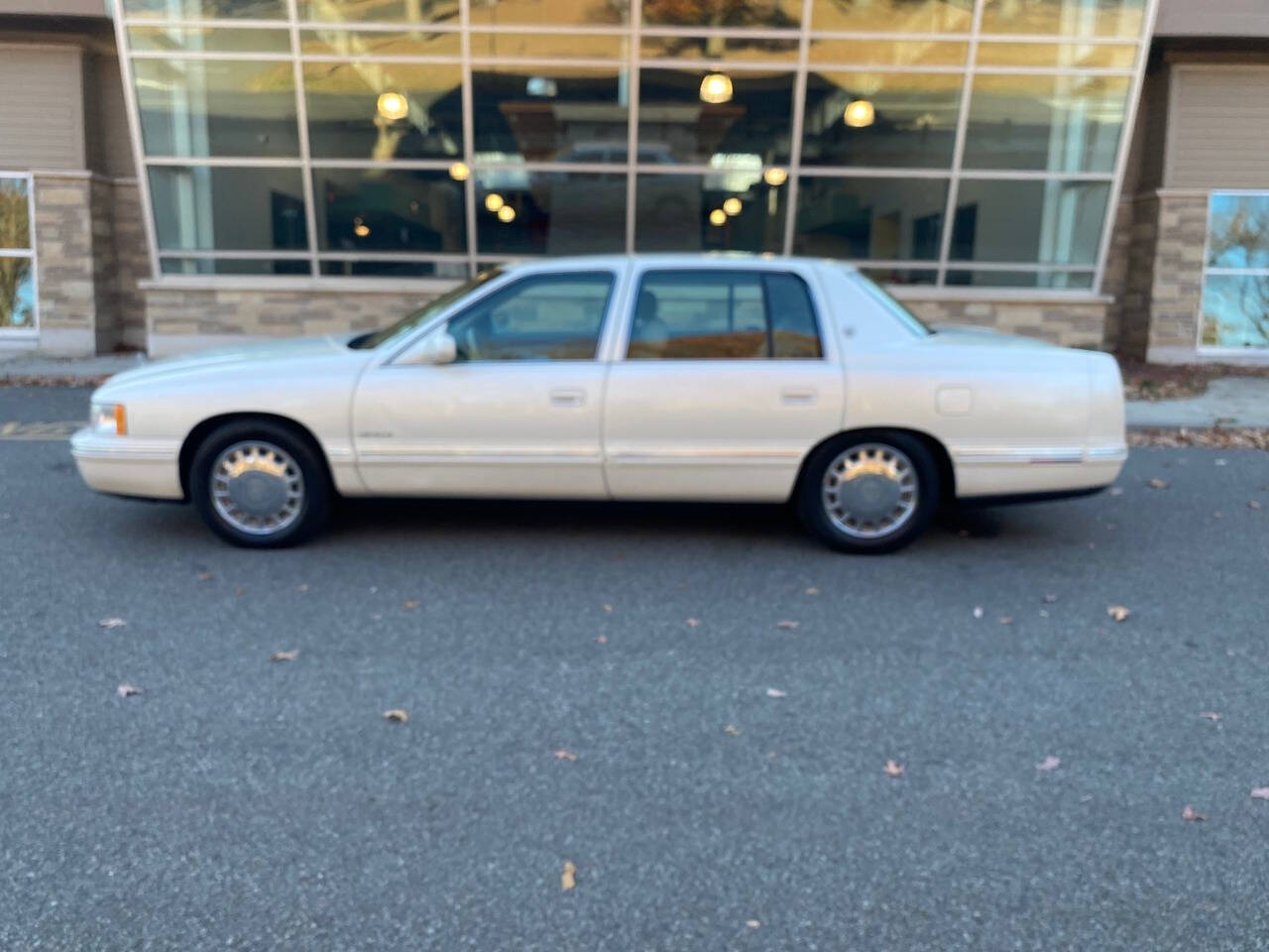 1998 Cadillac DeVille for sale at Vintage Motors USA in Roselle, NJ