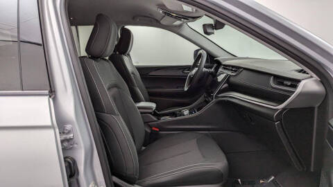 2023 Jeep Grand Cherokee Laredo