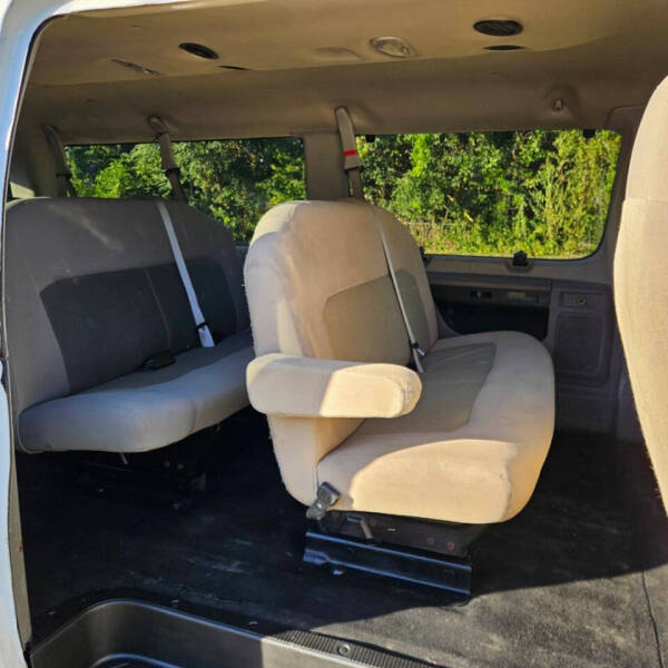 2010 Ford E-Series E-350 SD XL