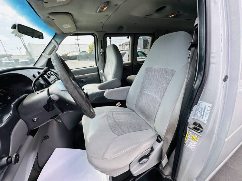 2006 Ford E-Series E-150 XLT