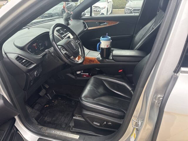 2019 Lincoln Nautilus Select